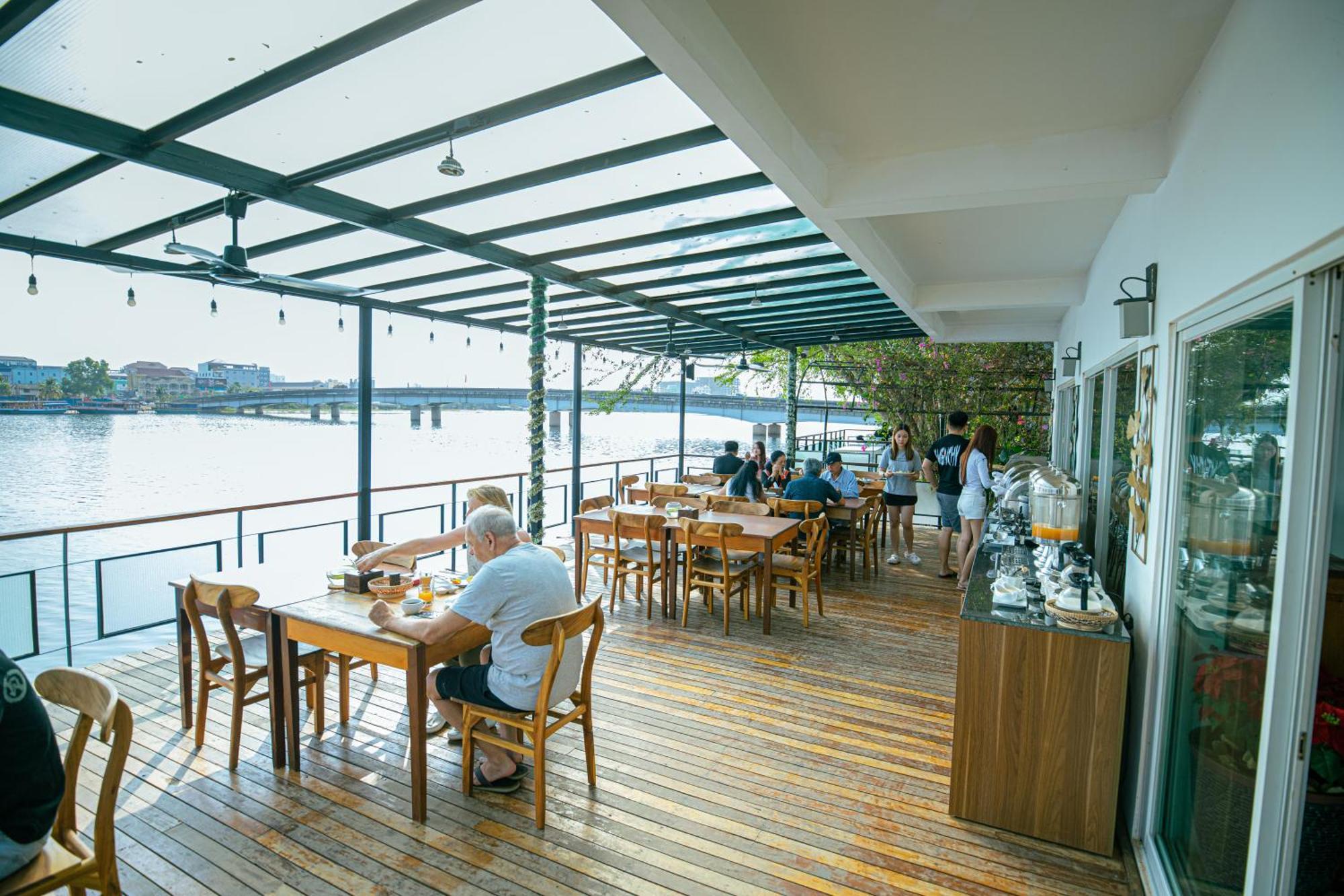 The B Resort Kampot Exterior photo
