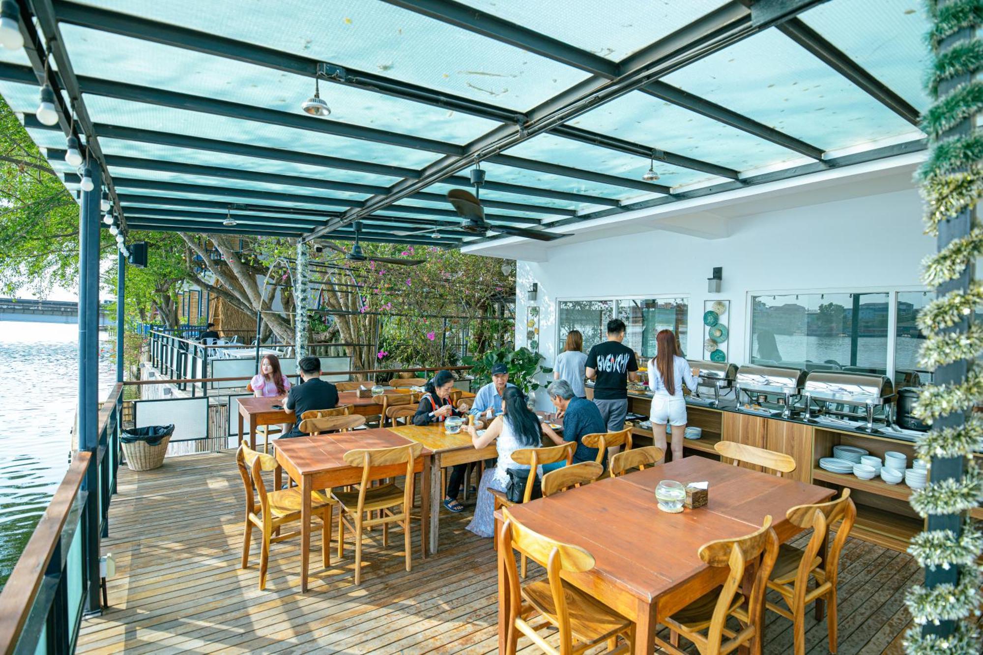 The B Resort Kampot Exterior photo