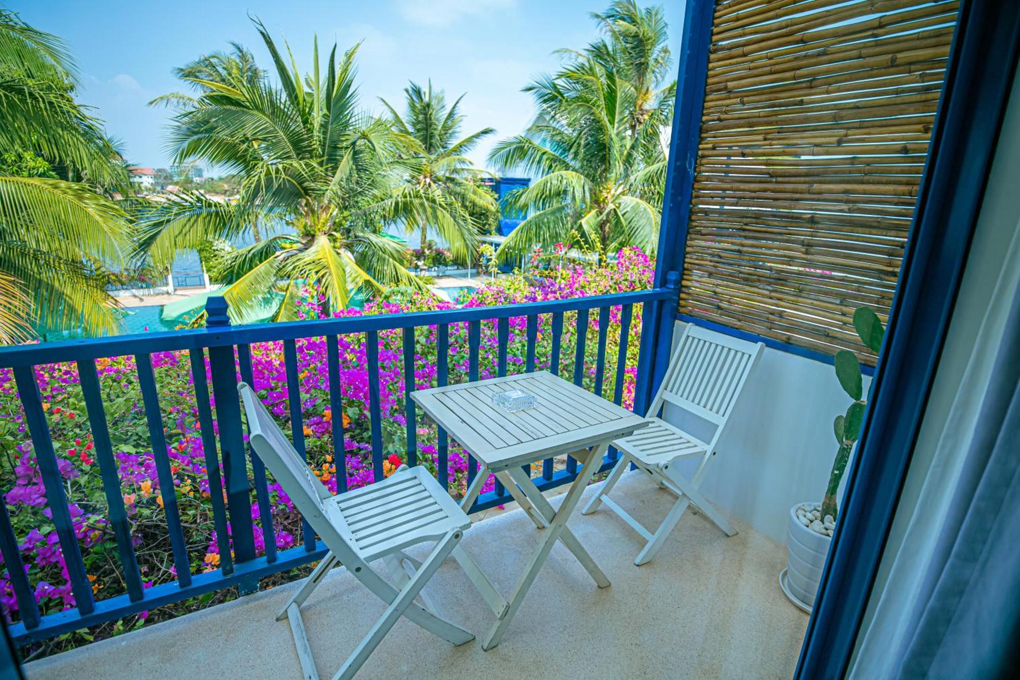 The B Resort Kampot Exterior photo